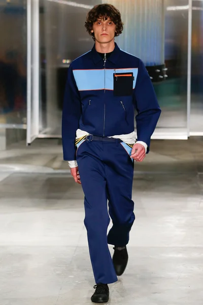 Look 19